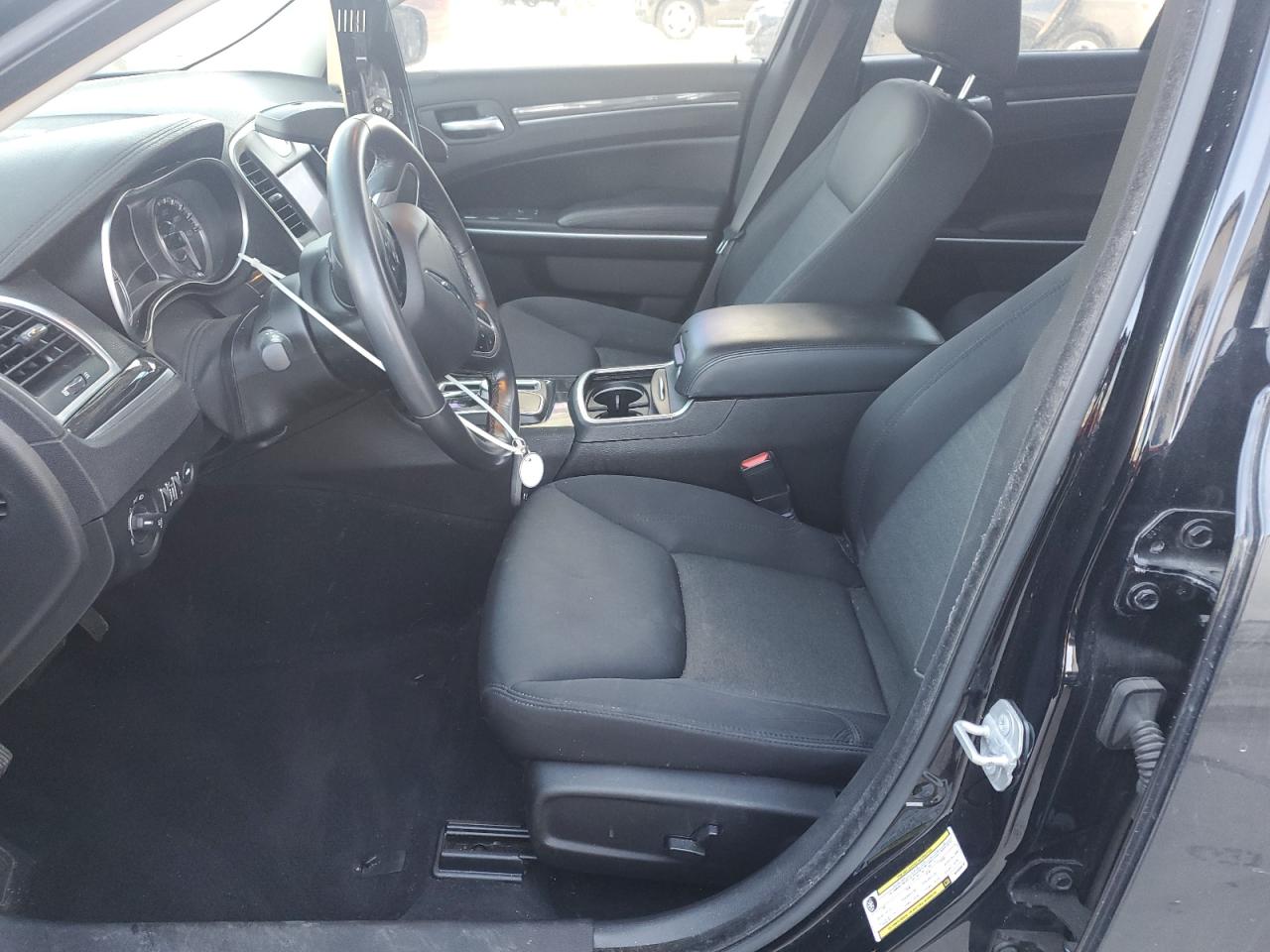 2021 Chrysler 300 Touring VIN: 2C3CCAAG1MH609318 Lot: 91825425