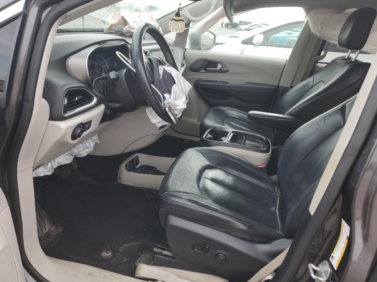 2020 Chrysler Pacifica Touring L VIN: 2C4RC1BG8LR157462 Lot: 91780985