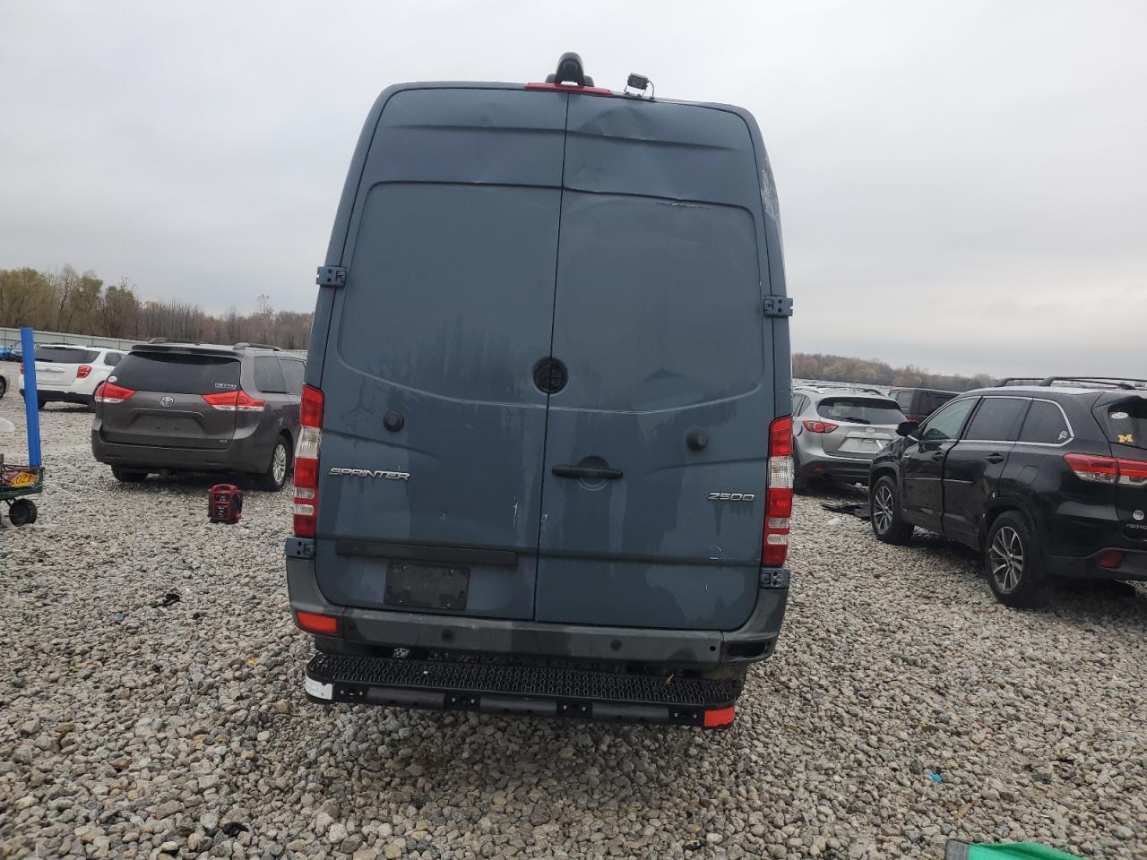 2018 Mercedes Benz Sprinter 2500 Delivery Van VIN: WD3PE7CD4JP636625 Lot: 90392195
