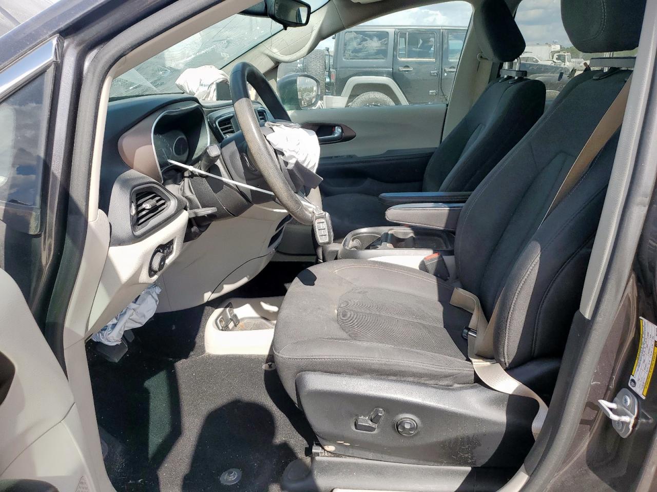 2018 Chrysler Pacifica Touring Plus VIN: 2C4RC1FG9JR279948 Lot: 92717225