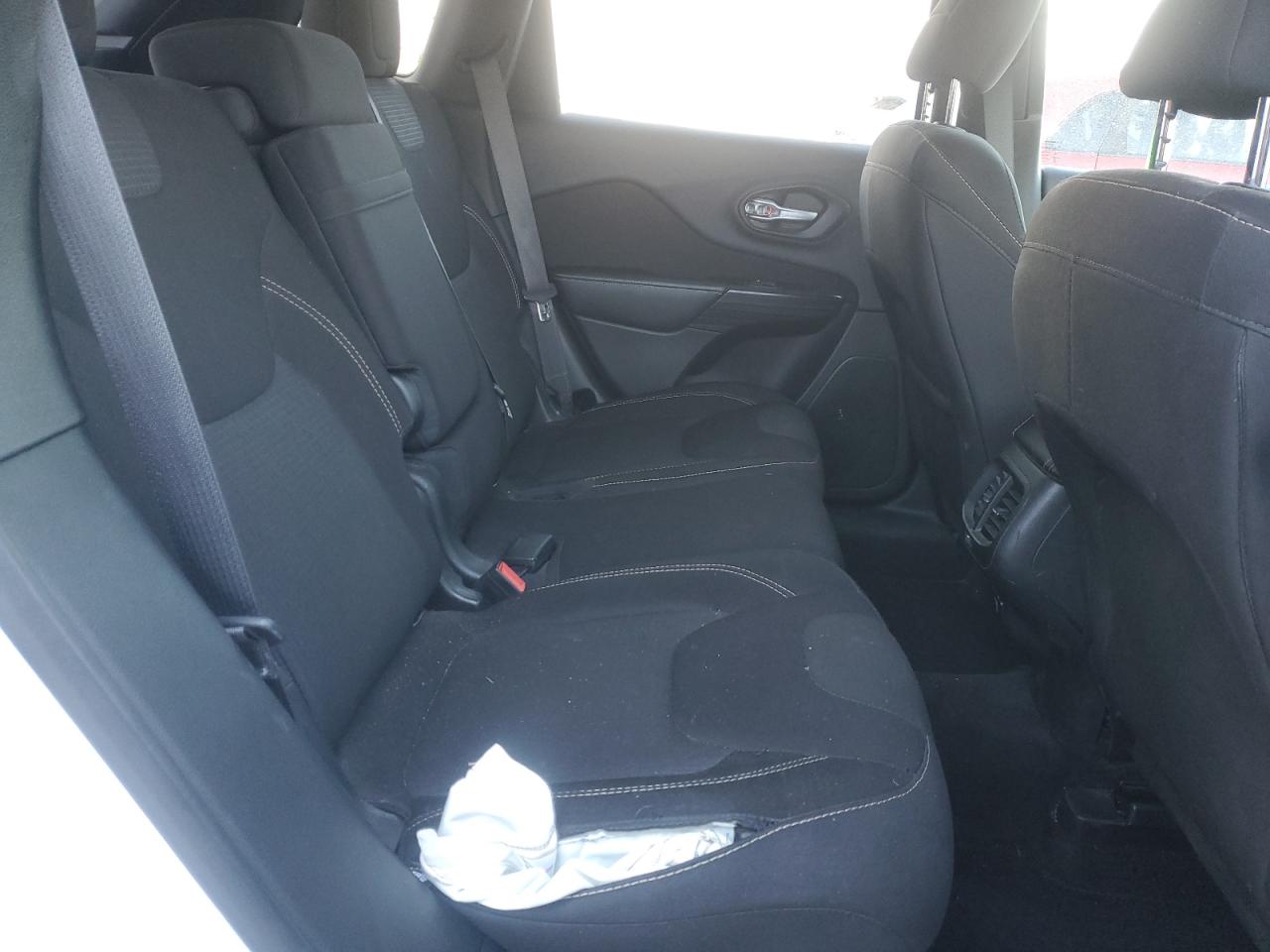 2016 Jeep Cherokee Latitude VIN: 1C4PJMCB3GW286370 Lot: 91706965