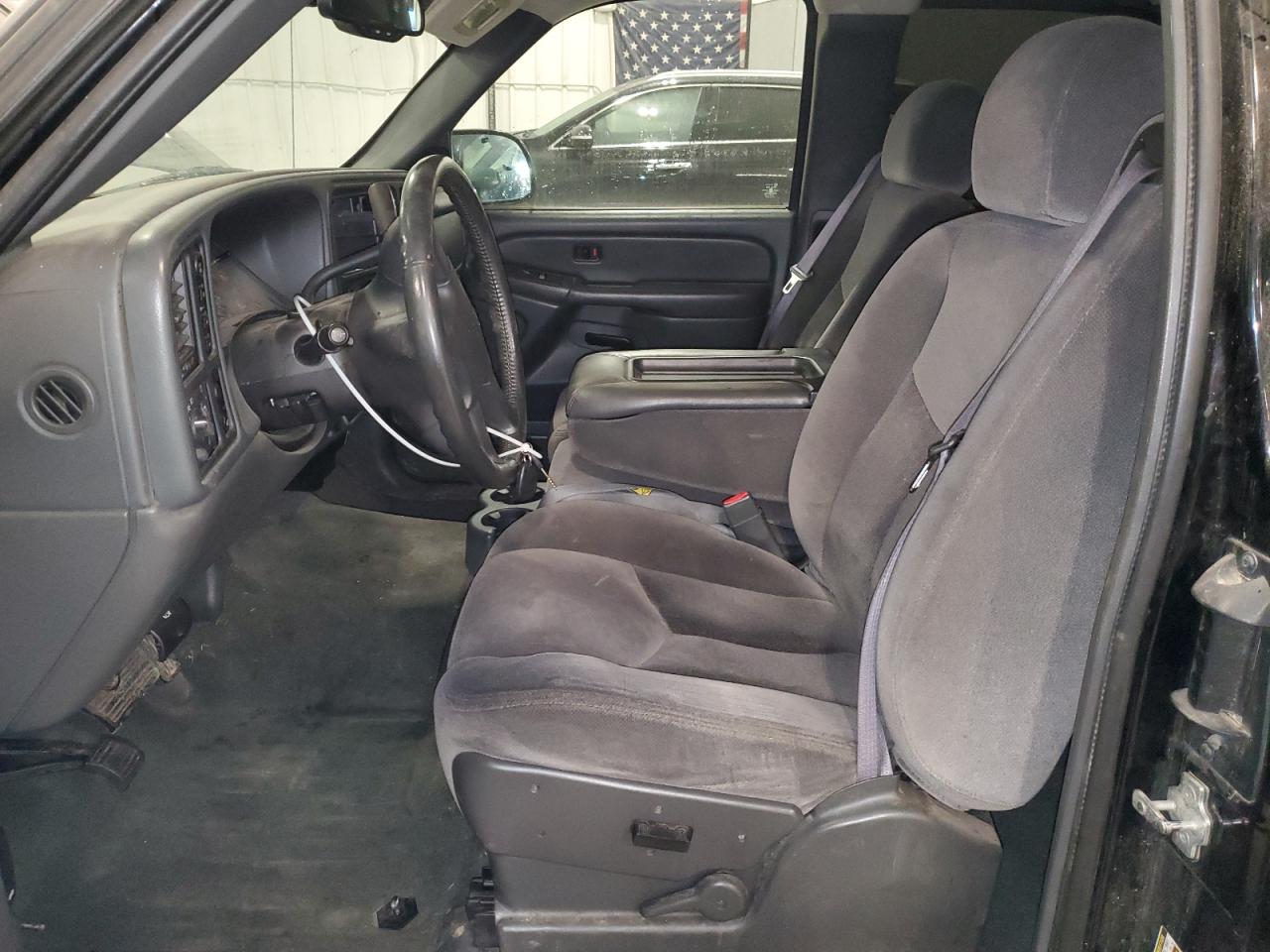 2005 GMC New Sierra K1500 VIN: 1GTEK19B55E131882 Lot: 92753995