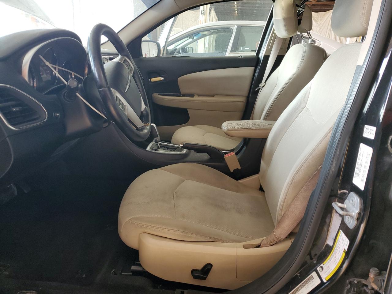 2013 Chrysler 200 Touring VIN: 1C3CCBBBXDN588792 Lot: 93747455