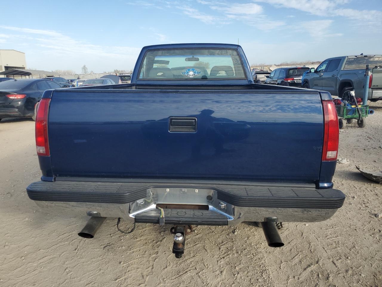 1993 Chevrolet Gmt-400 K1500 VIN: 1GCEK14K8PZ225659 Lot: 92377345