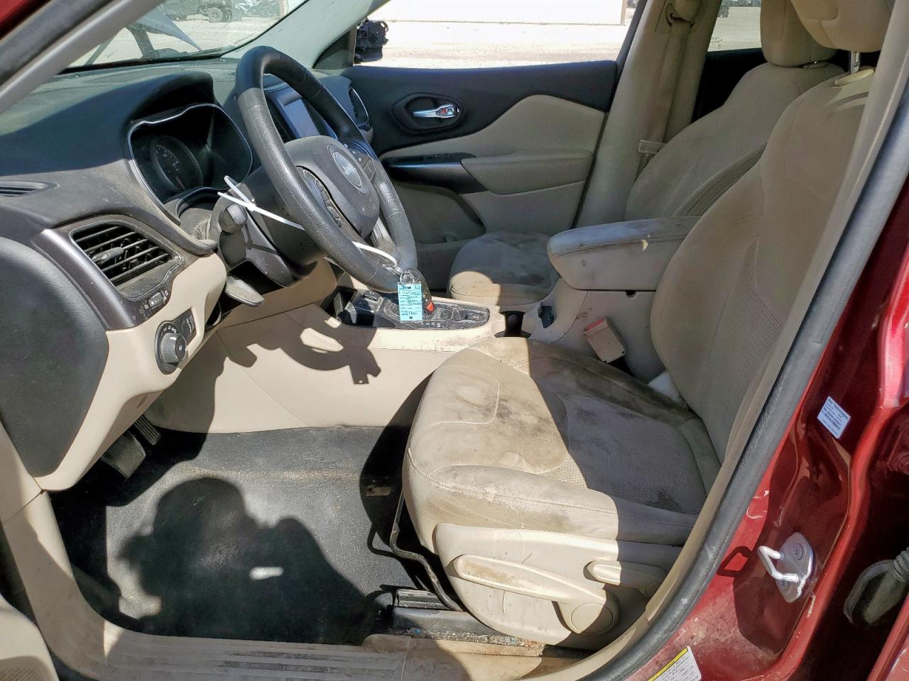 2019 Jeep Cherokee Latitude VIN: 1C4PJLCB3KD297125 Lot: 90645455