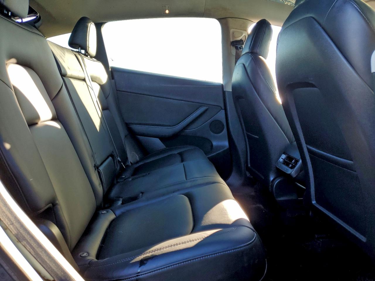 2021 Tesla Model Y VIN: 5YJYGDEF7MF245145 Lot: 93964745