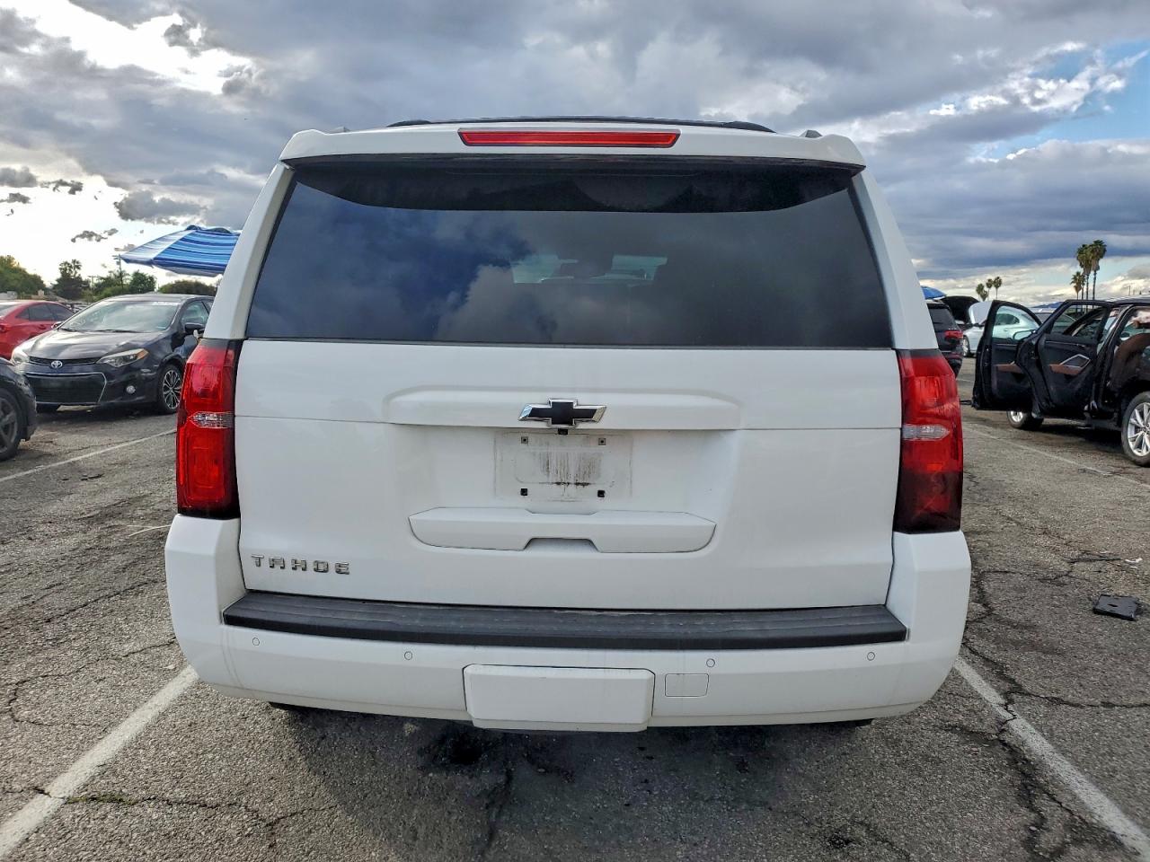 2017 Chevrolet Tahoe C1500 Lt VIN: 1GNSCBKC3HR328255 Lot: 93781845