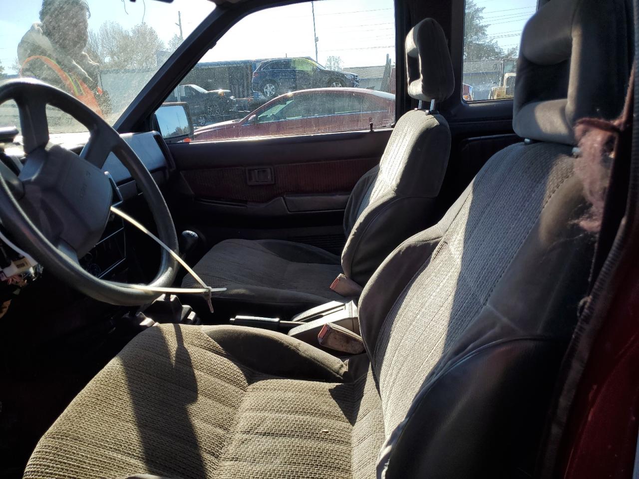 1992 Nissan Truck King Cab Se VIN: 1N6HD16Y8NC319112 Lot: 92591085