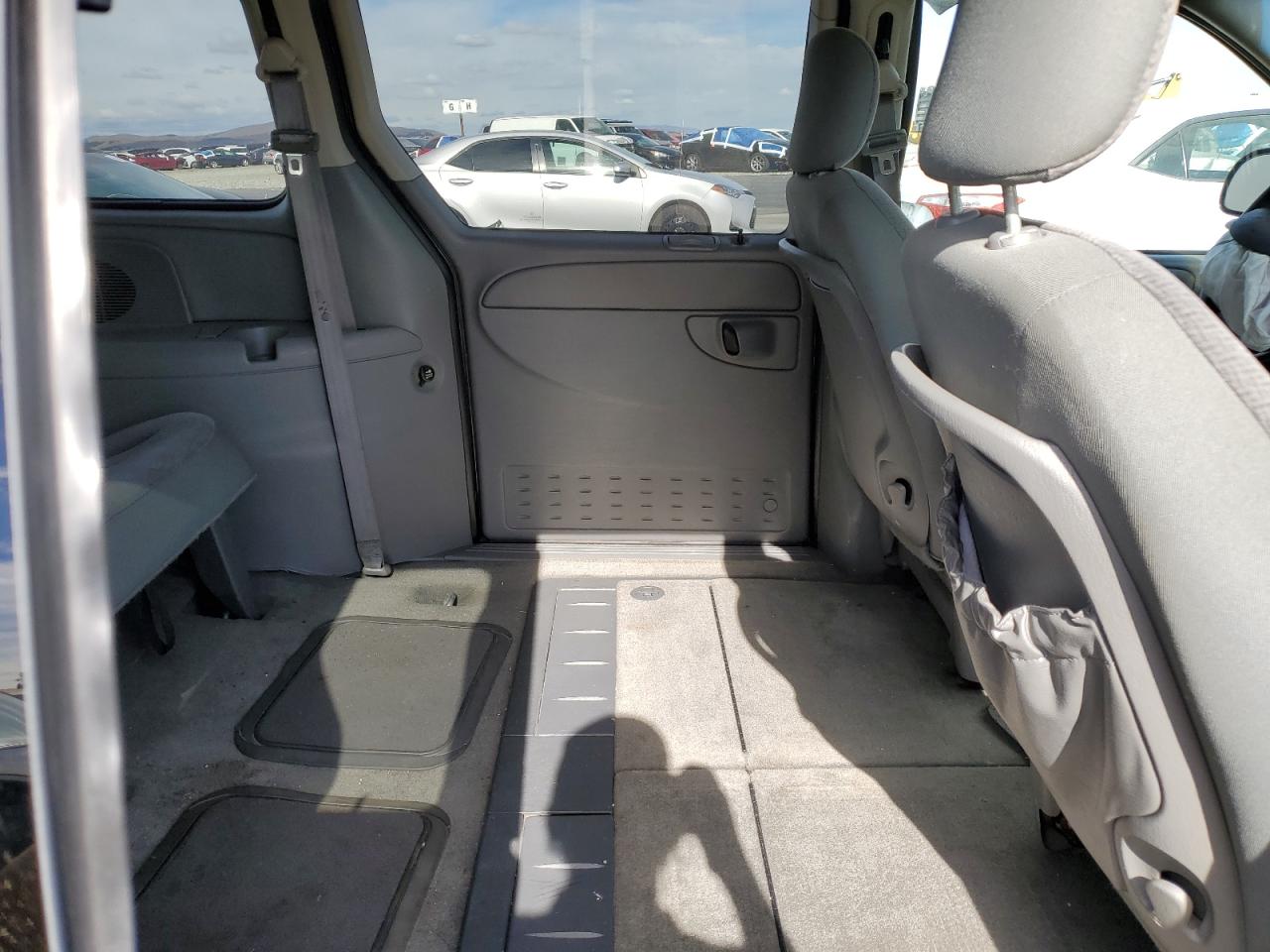 2005 Dodge Grand Caravan Sxt VIN: 2D4GP44L55R336071 Lot: 91312875