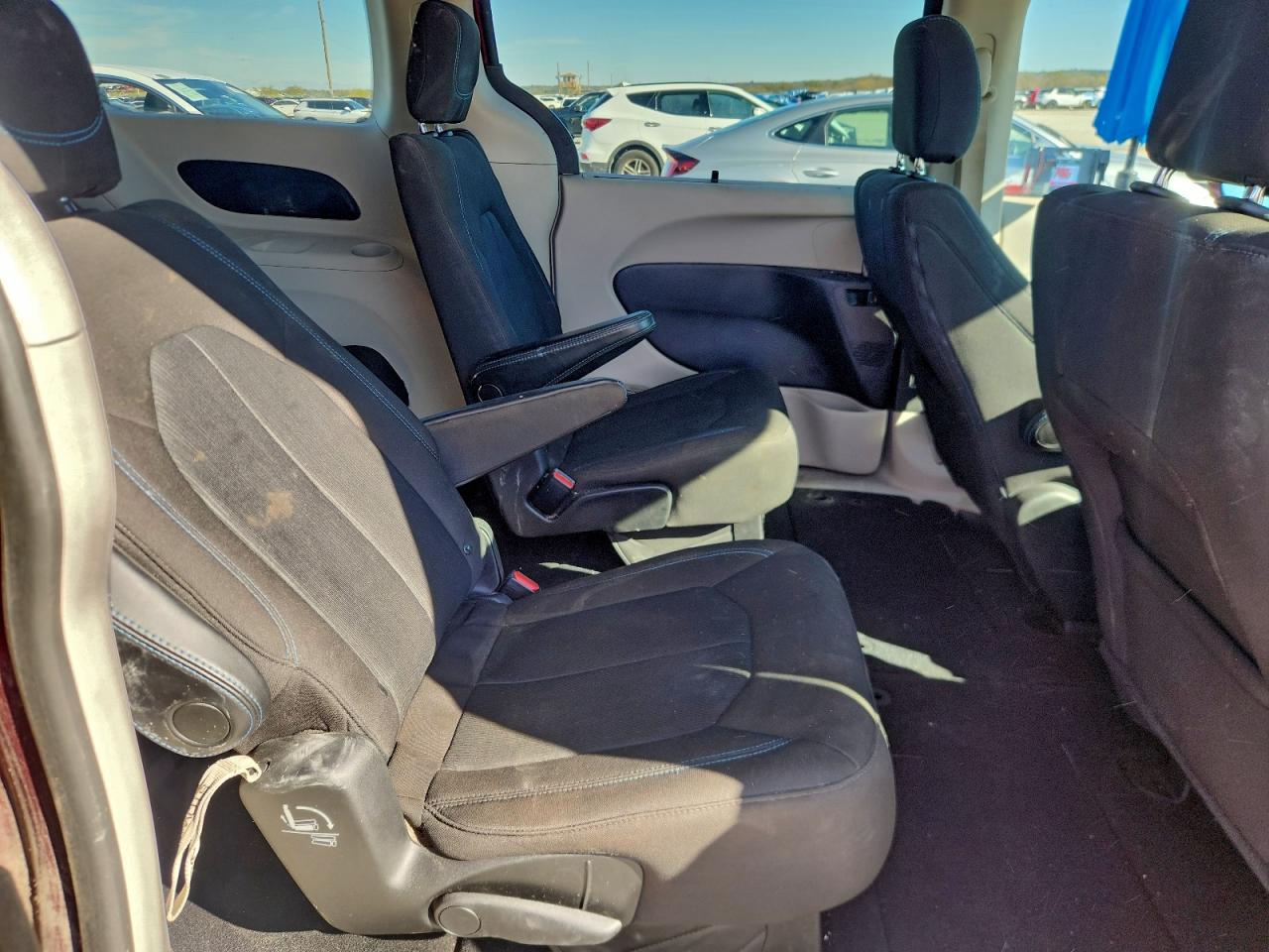 2021 Chrysler Pacifica Touring VIN: 2C4RC1FG9MR556537 Lot: 93988515