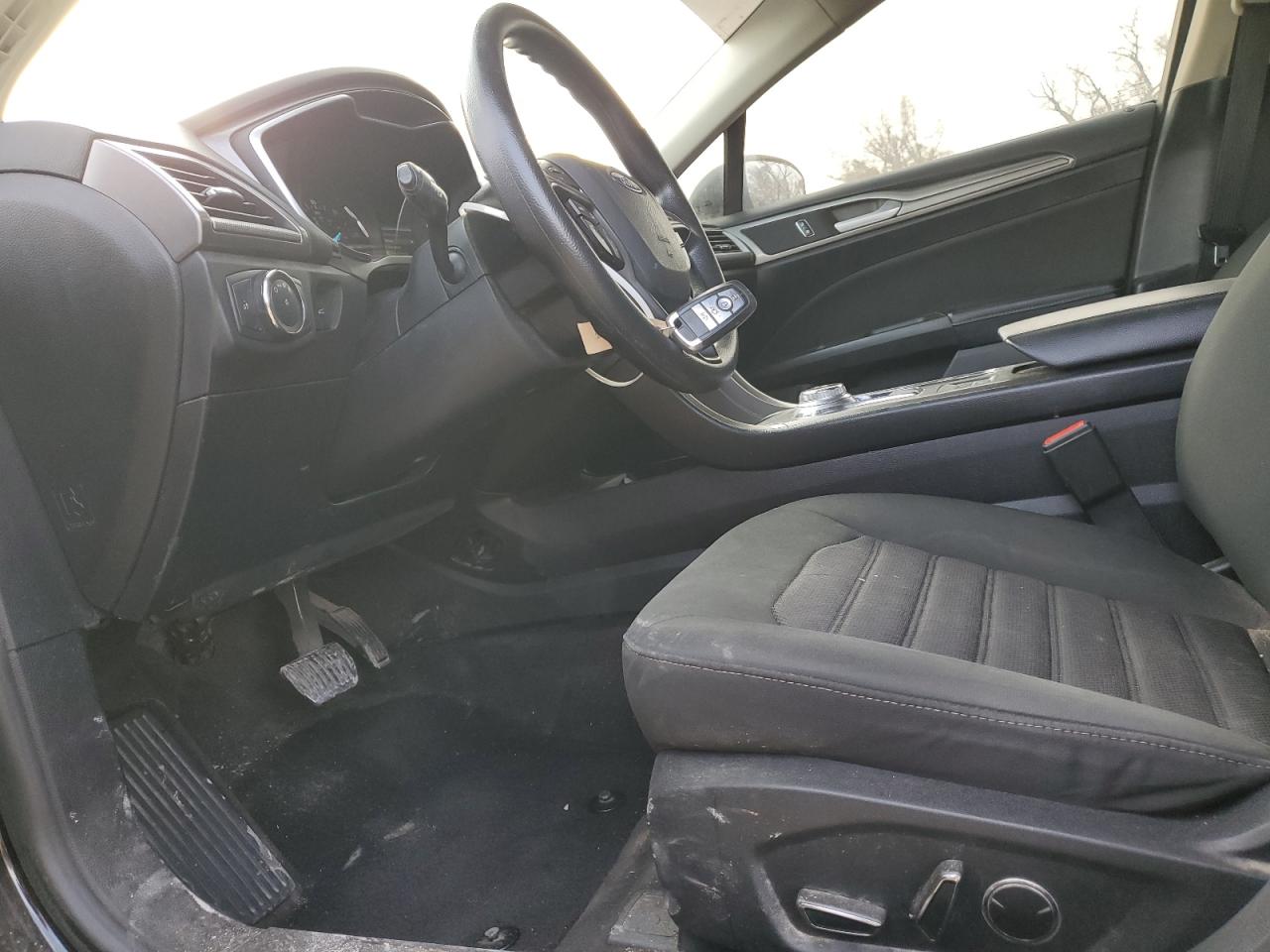 2019 Ford Fusion Se VIN: 3FA6P0LU0KR235222 Lot: 93414505