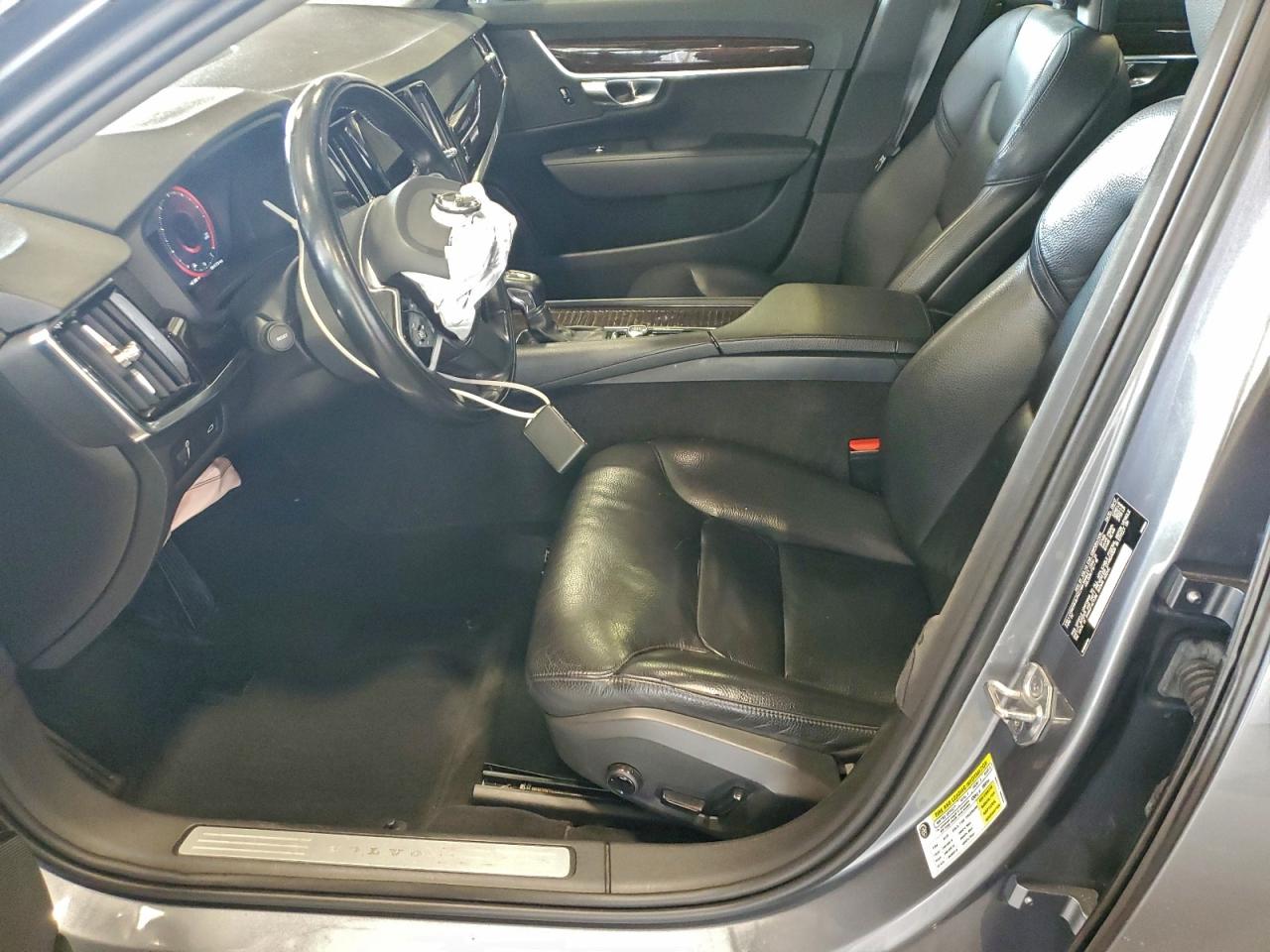 2018 Volvo S90 T6 Momentum VIN: LVY992MK8JP022169 Lot: 94656805