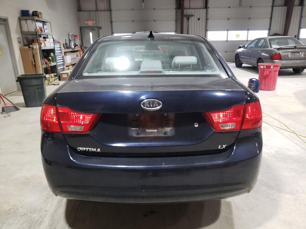 2009 Kia Optima Lx VIN: KNAGE228695363723 Lot: 93146205