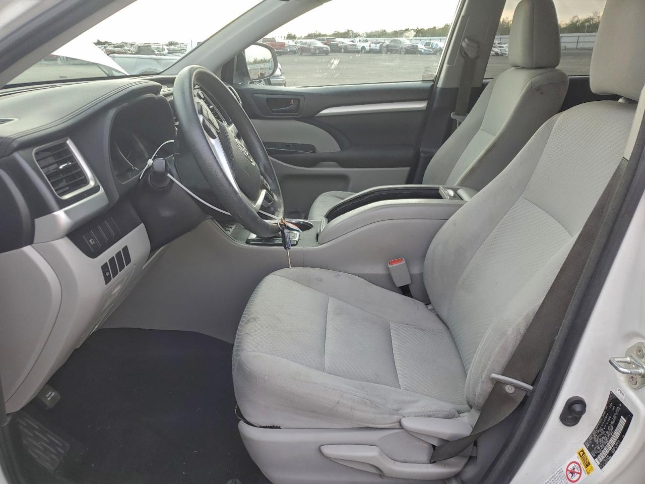 2018 Toyota Highlander Le VIN: 5TDBZRFHXJS840611 Lot: 94950835