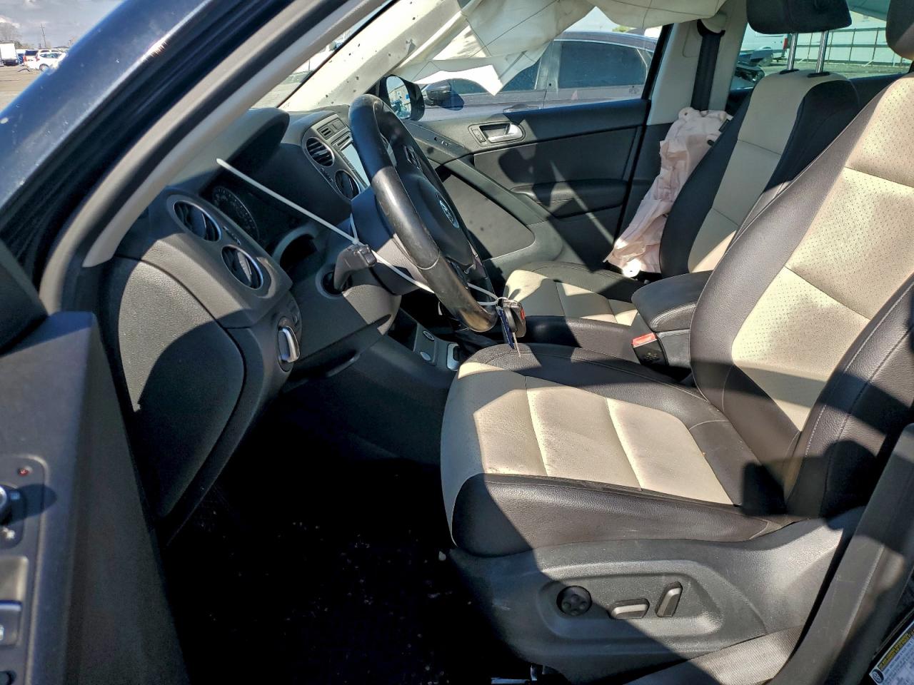 2017 Volkswagen Tiguan Wolfsburg VIN: WVGRV7AXXHK022211 Lot: 93934015