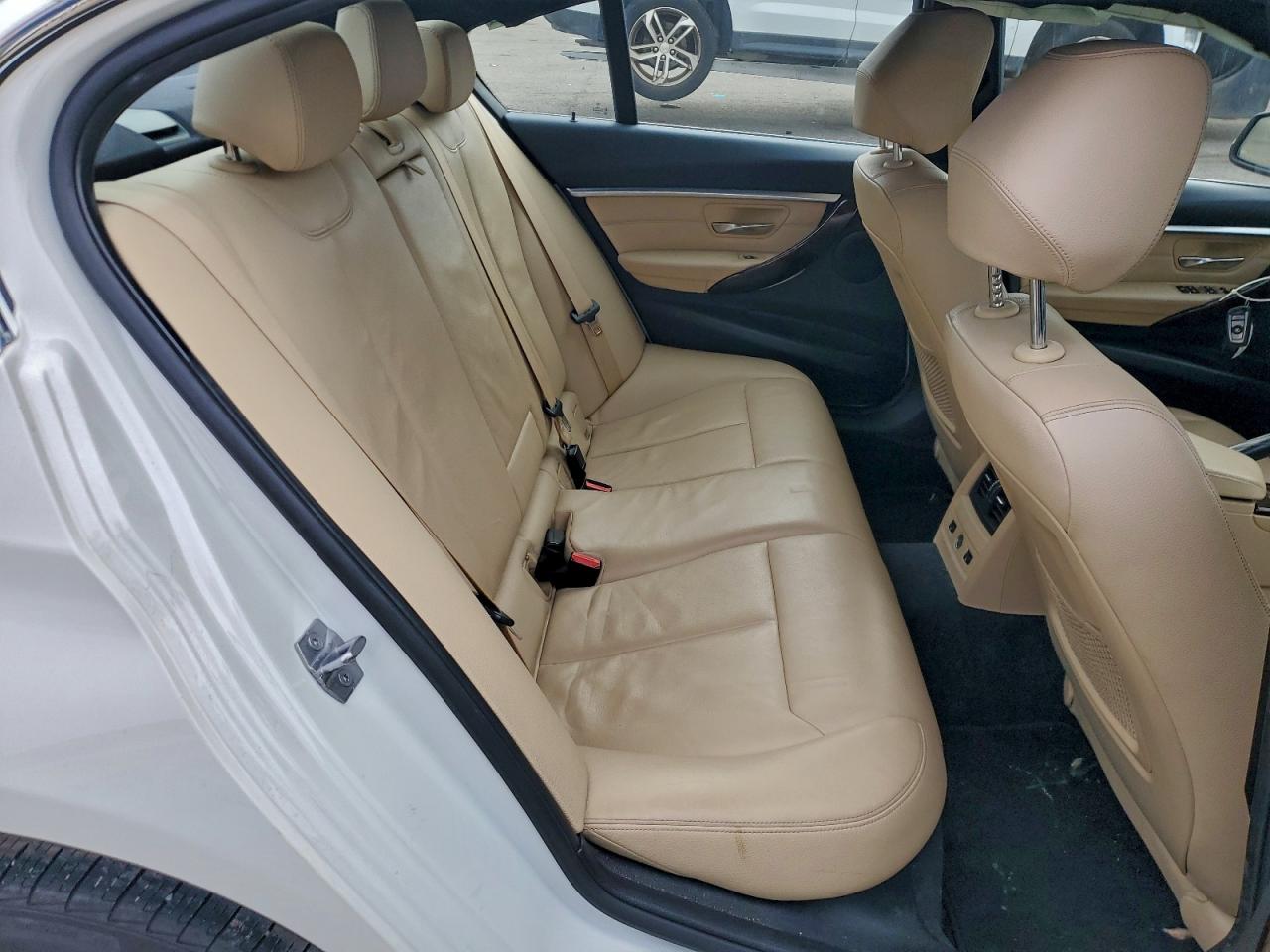 Фото: WBA8D9C56JA615275