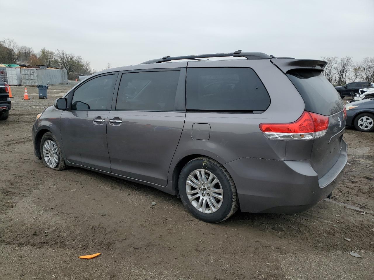 2011 Toyota Sienna Xle VIN: 5TDYK3DC4BS128292 Lot: 93701705