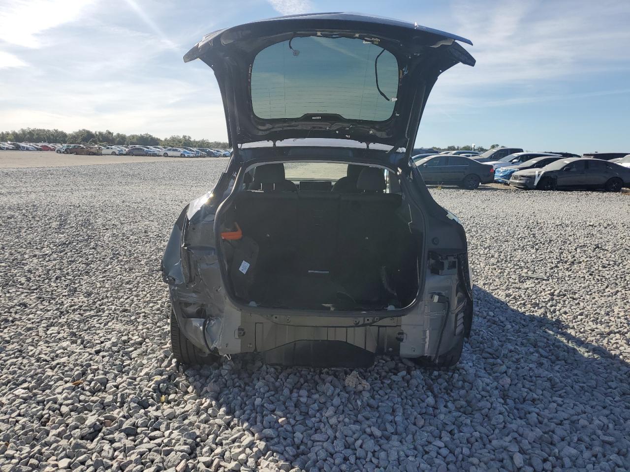 2026 Tesla Model Y VIN: 7SAYGDEE8TA385811 Lot: 91408805