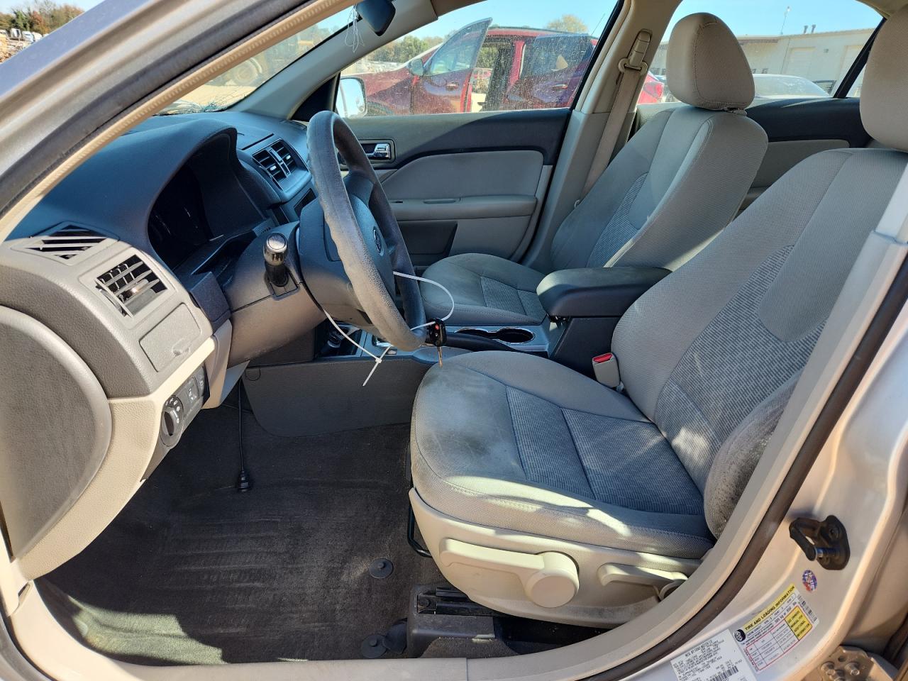 2010 Ford Fusion S VIN: 3FAHP0GA2AR323437 Lot: 92490985