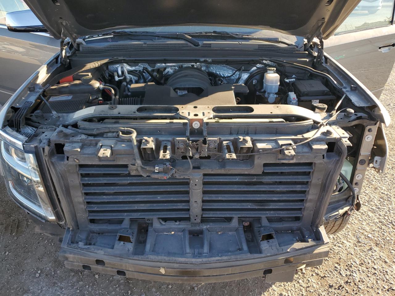 2018 Chevrolet Suburban K1500 Premier VIN: 1GNSKJKCXJR315991 Lot: 92573535