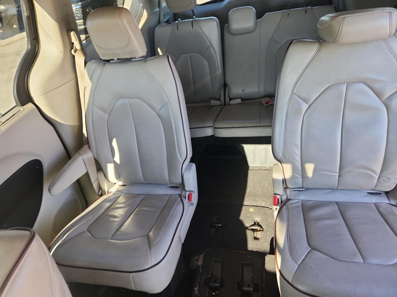 2017 Chrysler Pacifica Limited VIN: 2C4RC1GGXHR668736 Lot: 91104045