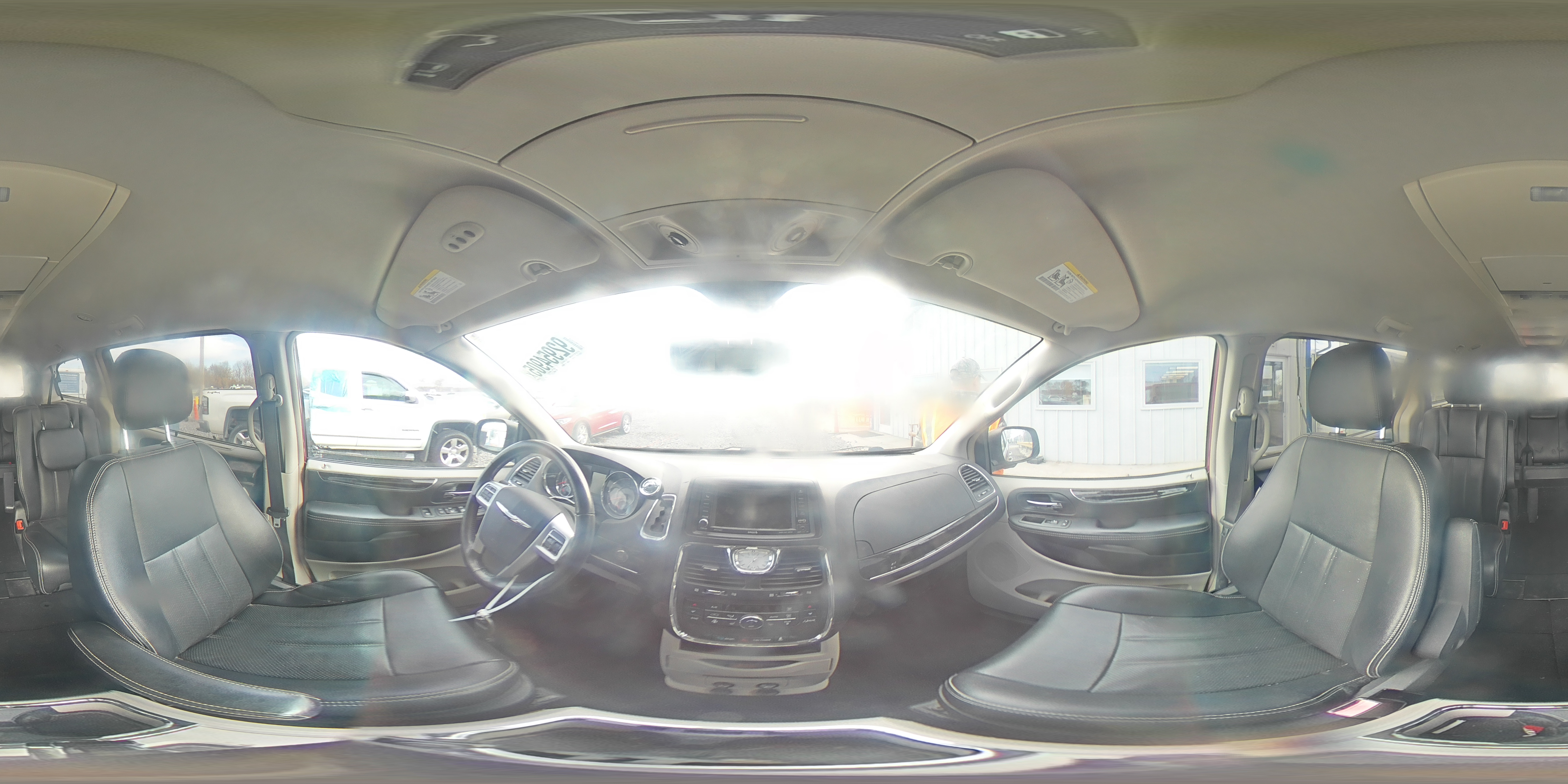 2015 Chrysler Town & Country Touring L VIN: 2C4RC1CG6FR554588 Lot: 92954905