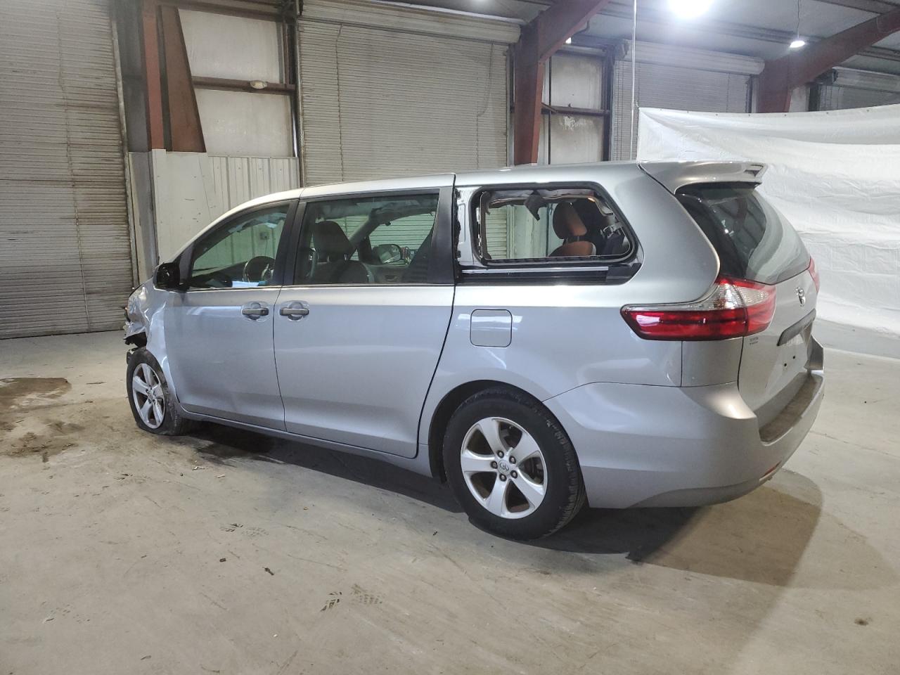 2017 Toyota Sienna VIN: 5TDZZ3DC4HS770892 Lot: 93557115