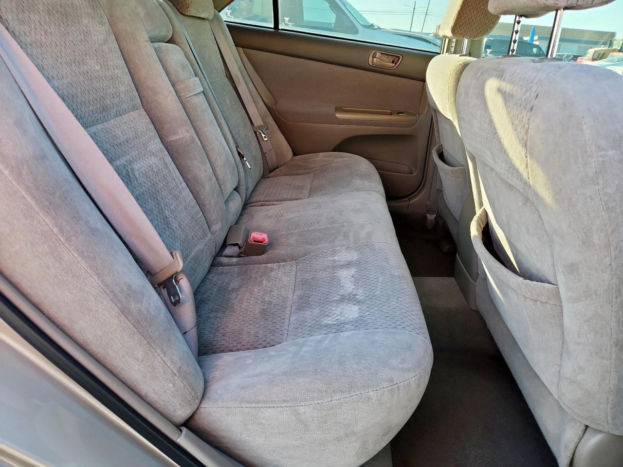 2004 Toyota Camry Le VIN: 4T1BF32K74U579277 Lot: 92947675