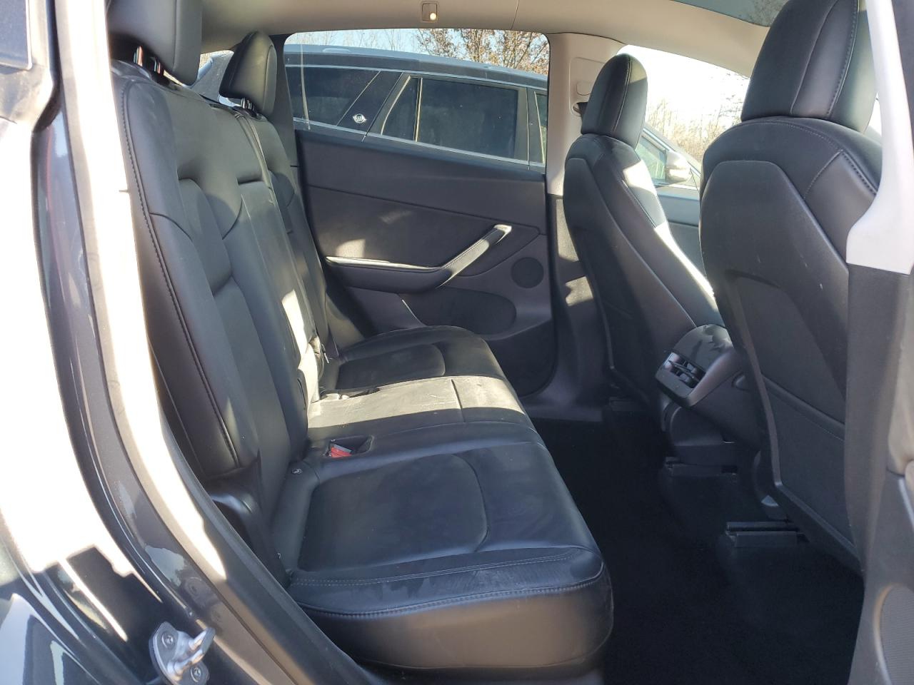 2021 Tesla Model Y VIN: 5YJYGDEE3MF105472 Lot: 91846505