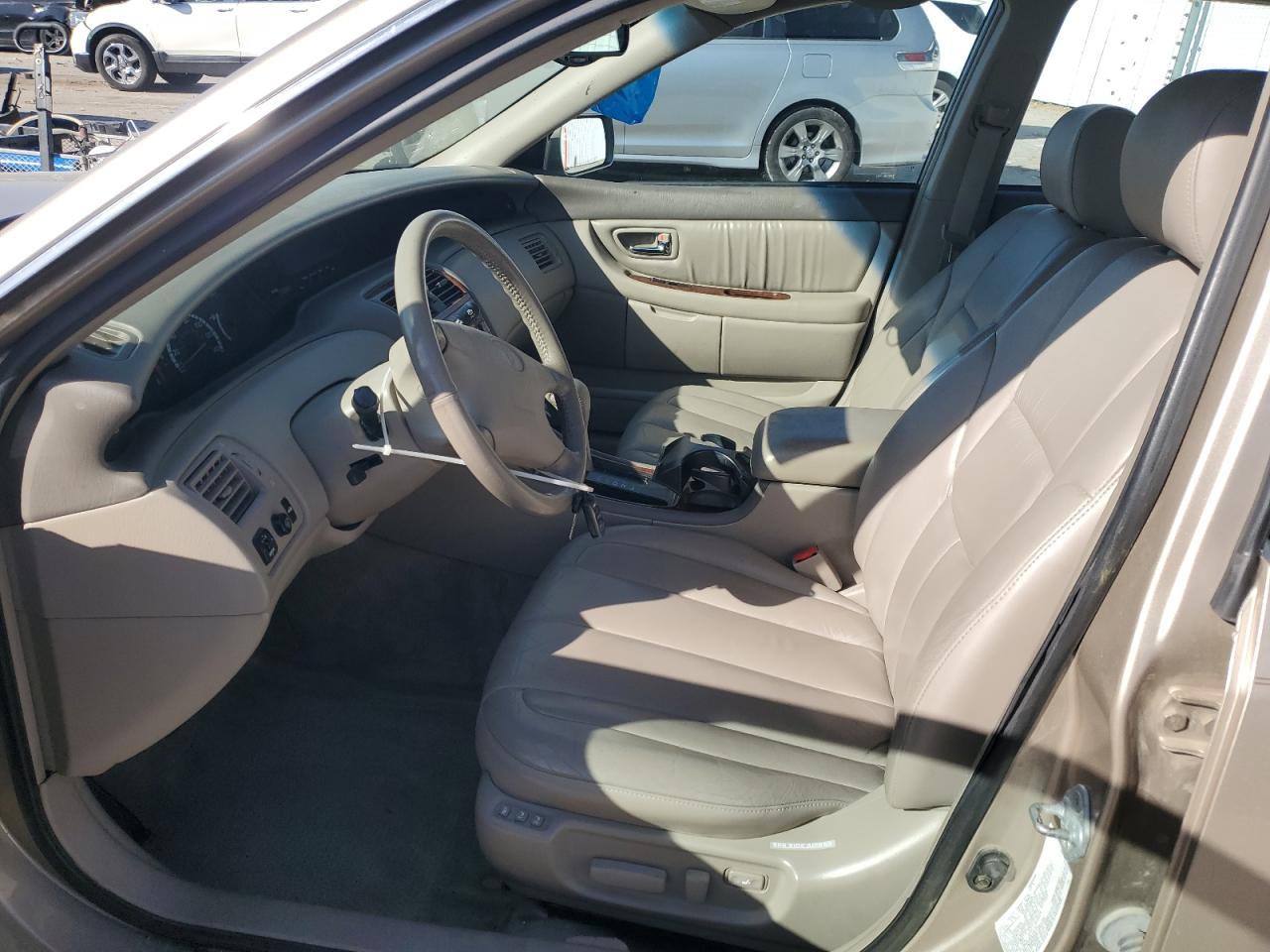 2000 Toyota Avalon Xl VIN: 4T1BF28B8YU075585 Lot: 92207185