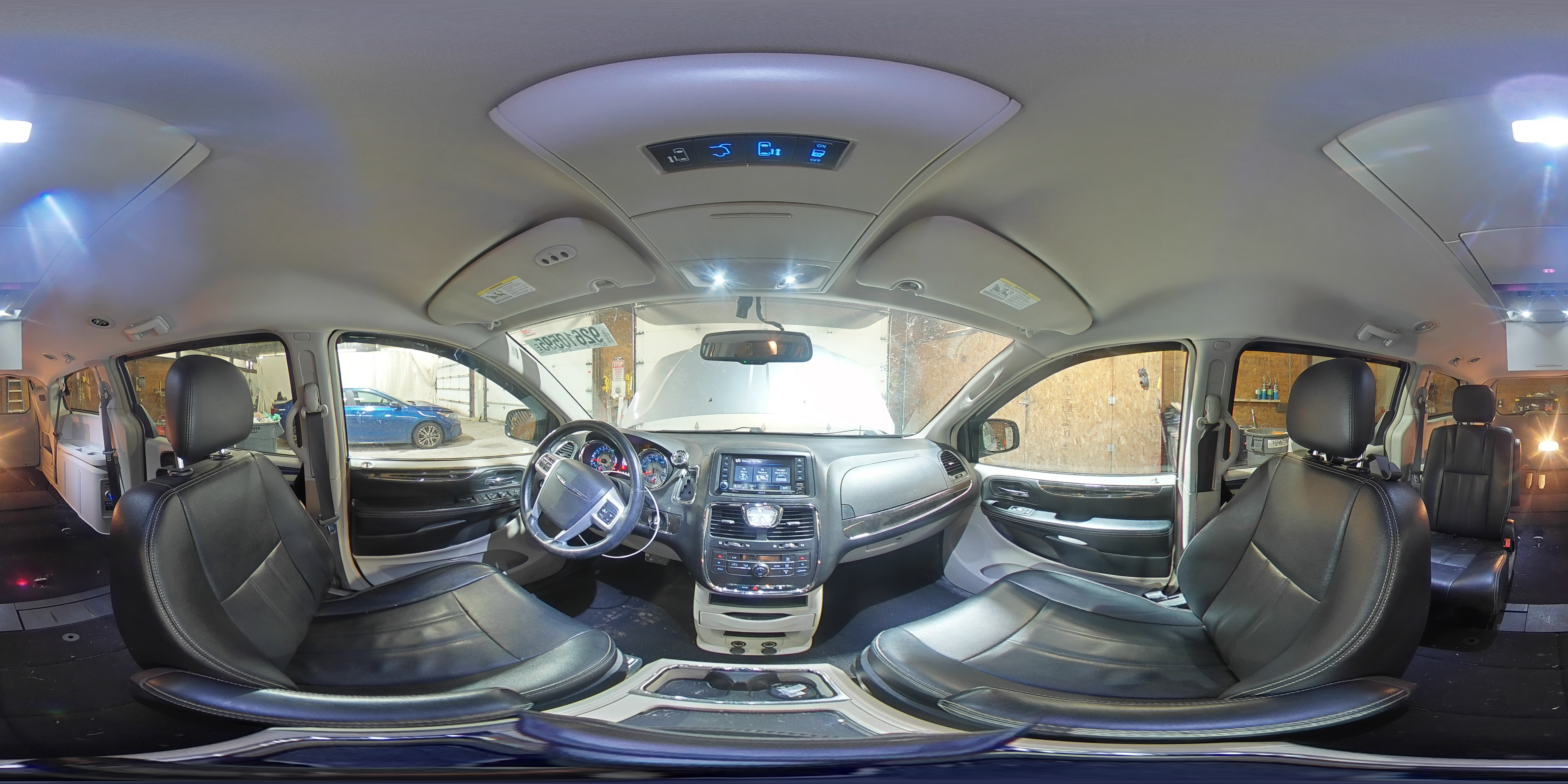 2016 Chrysler Town & Country Touring VIN: 2C4RC1BG0GR193460 Lot: 92610595