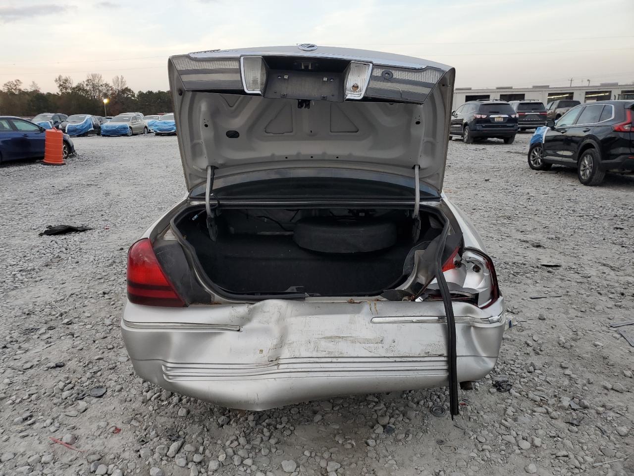 2011 Mercury Grand Marquis Ls VIN: 2MEBM7FV3BX600880 Lot: 92996255