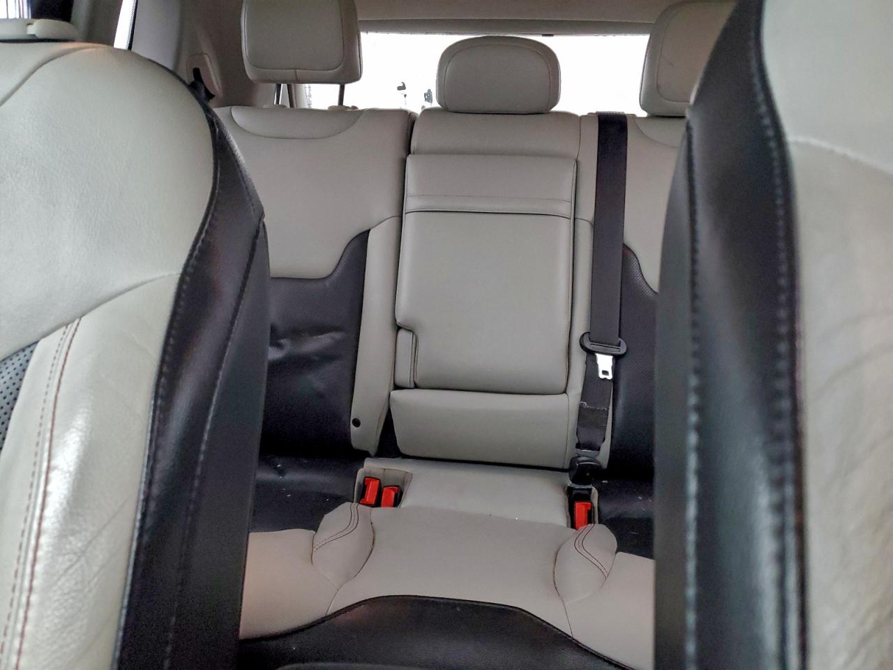 2018 Jeep Compass Limited VIN: 3C4NJCCB2JT240463 Lot: 94029445