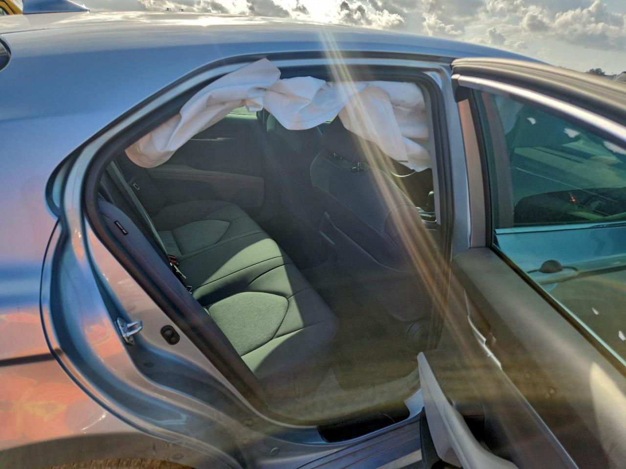 2024 Toyota Camry Le VIN: 4T1C11AK9RU870704 Lot: 93881075