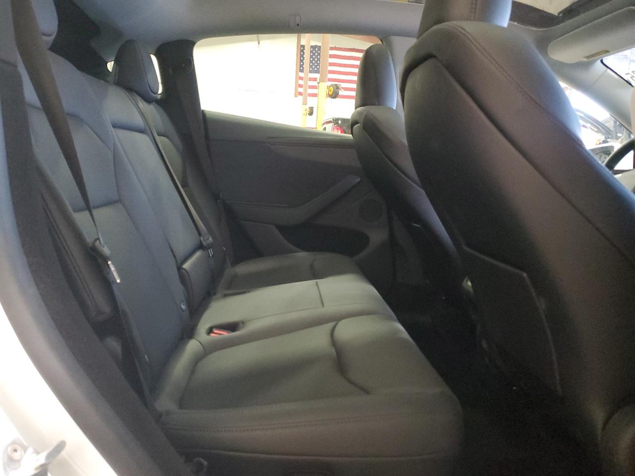 2026 Tesla Model Y VIN: 7SAYGDED7TF433194 Lot: 93406335