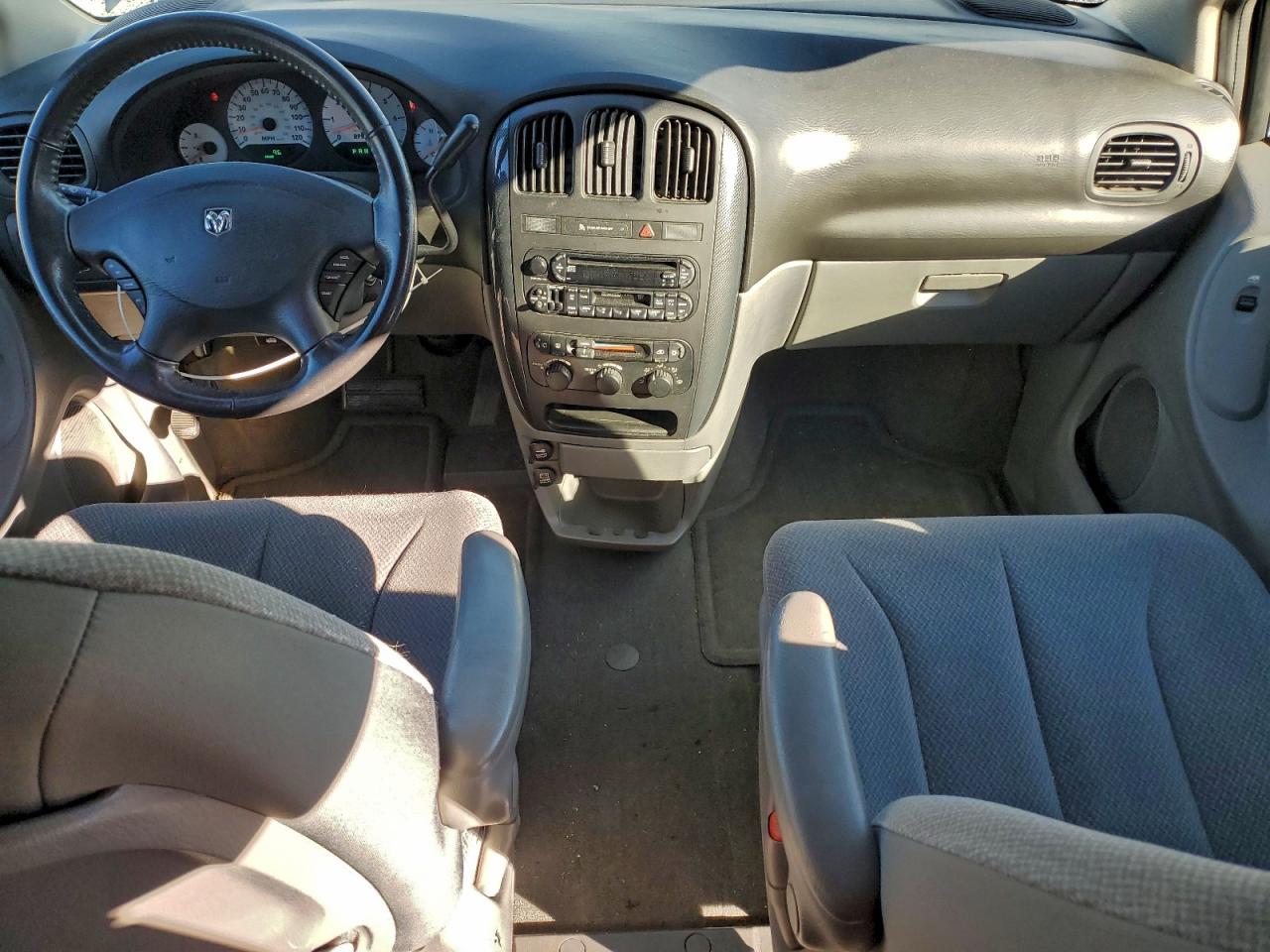 2005 Dodge Grand Caravan Sxt VIN: 2D4GP44L25R261989 Lot: 94076265