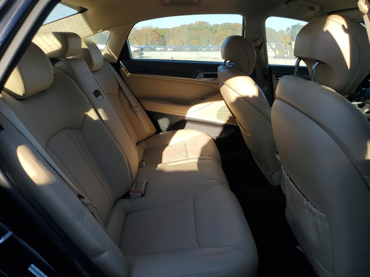 2015 Hyundai Genesis 3.8L VIN: KMHGN4JE7FU014900 Lot: 91294455