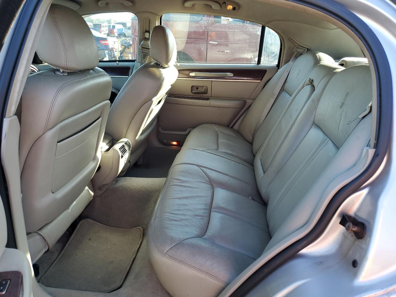 2004 Lincoln Town Car Ultimate VIN: 1LNHM83W54Y602305 Lot: 91967665