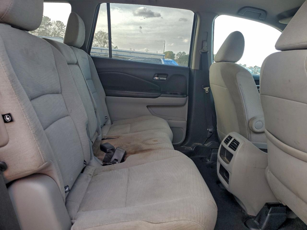 2018 Honda Pilot Lx VIN: 5FNYF5H10JB013684 Lot: 93684235