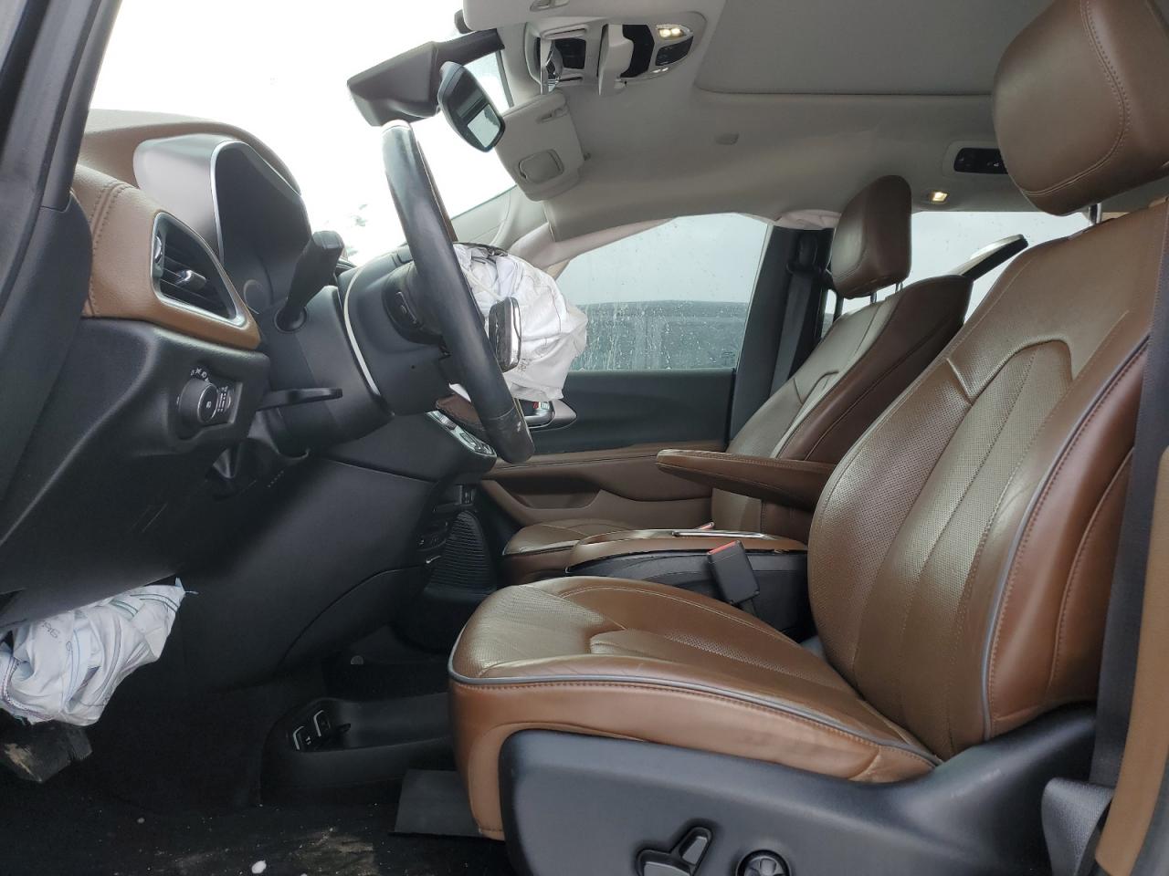 2017 Chrysler Pacifica Limited VIN: 2C4RC1GG2HR663451 Lot: 90897655