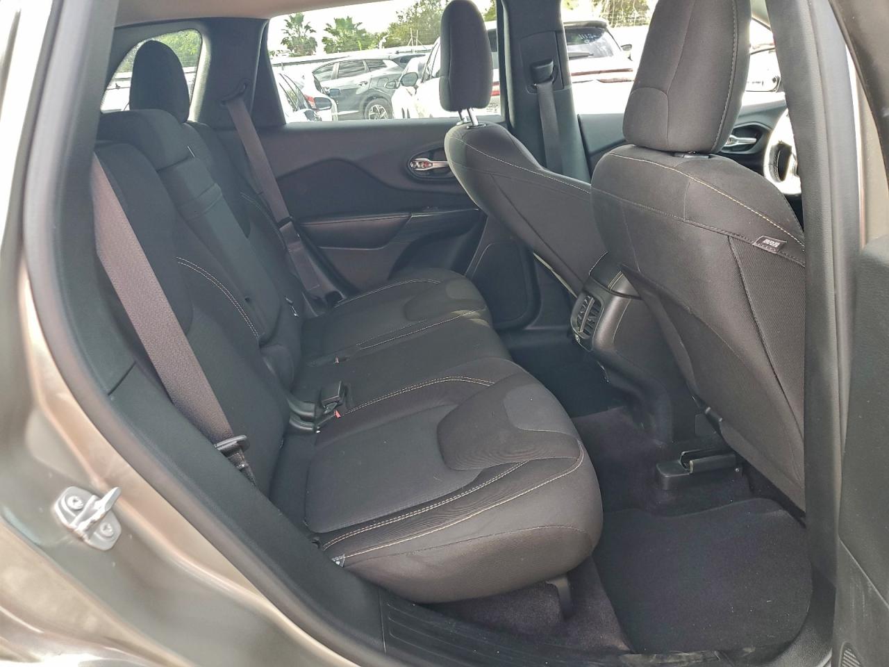 2017 Jeep Cherokee Latitude VIN: 1C4PJLCB6HW535160 Lot: 94556915