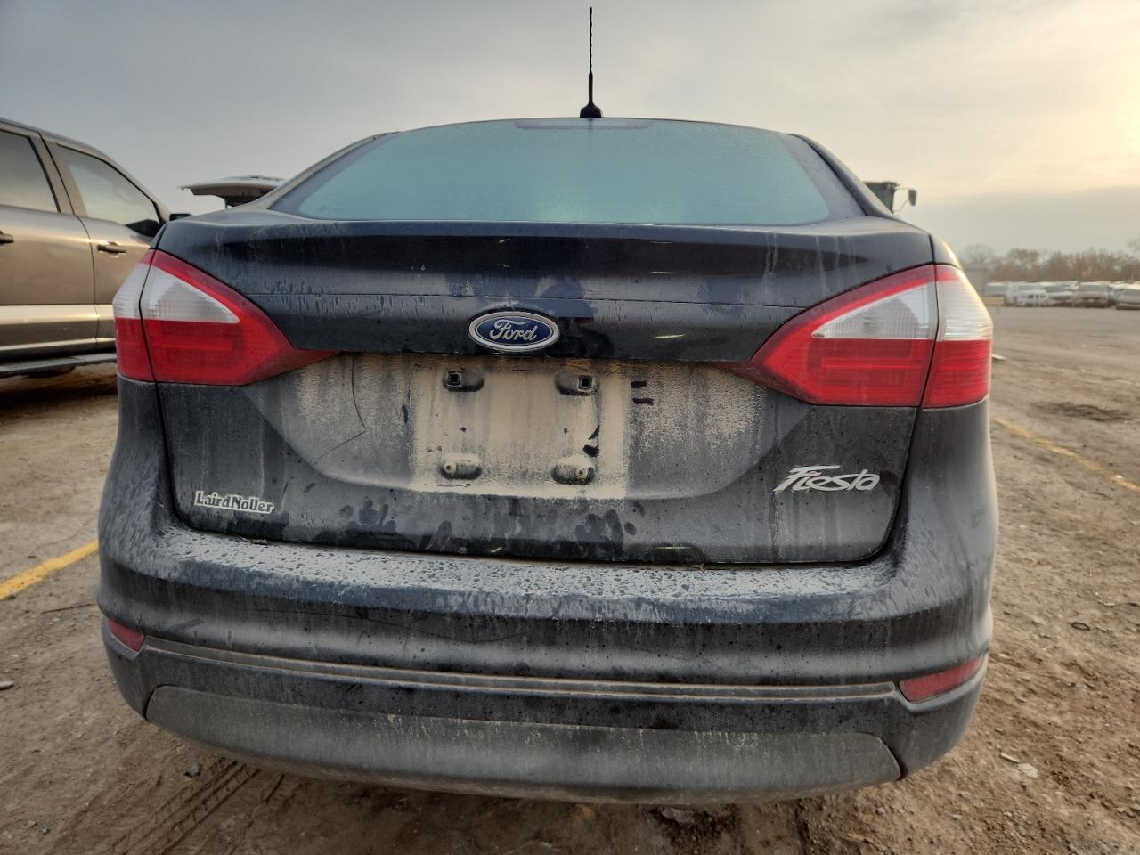 2015 Ford Fiesta S VIN: 3FADP4AJ9FM163947 Lot: 93291305