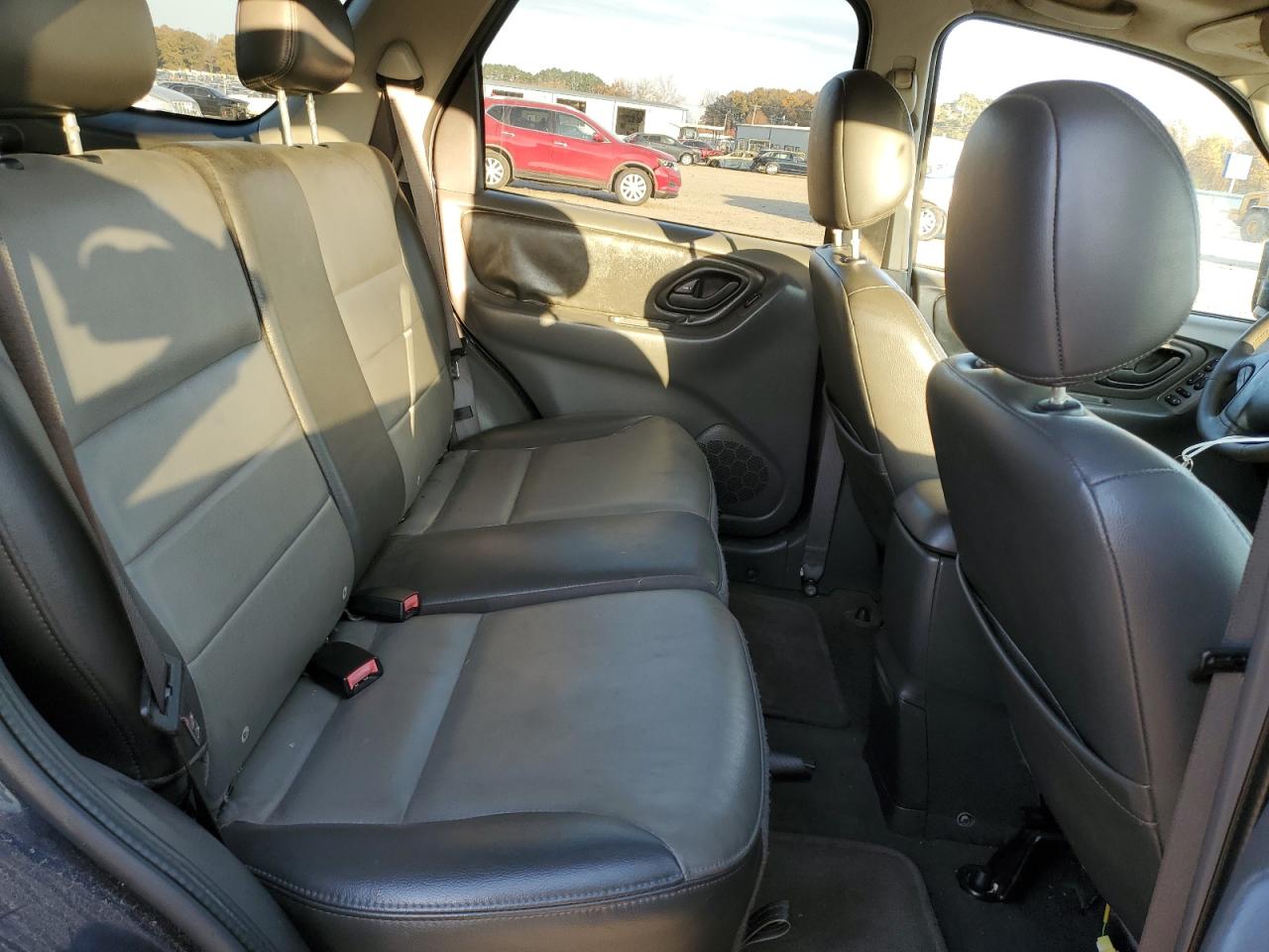 2004 Ford Escape Xlt VIN: 1FMYU03144KA88892 Lot: 92459315