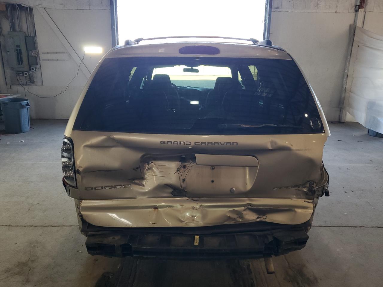 2002 Dodge Grand Caravan Sport VIN: 2B4GP44R02R698478 Lot: 93209215