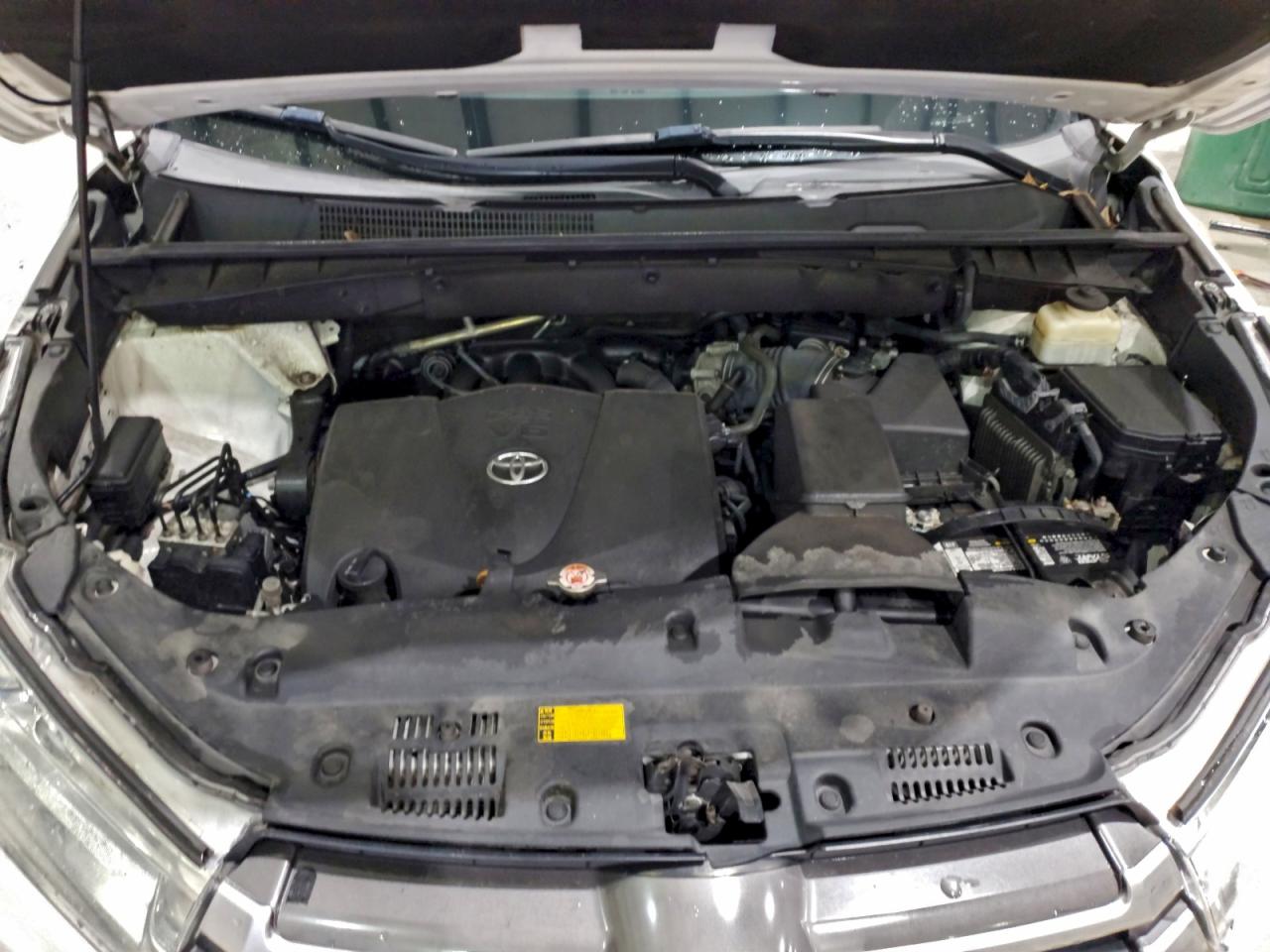 2018 Toyota Highlander Le VIN: 5TDBZRFH3JS856021 Lot: 93599095