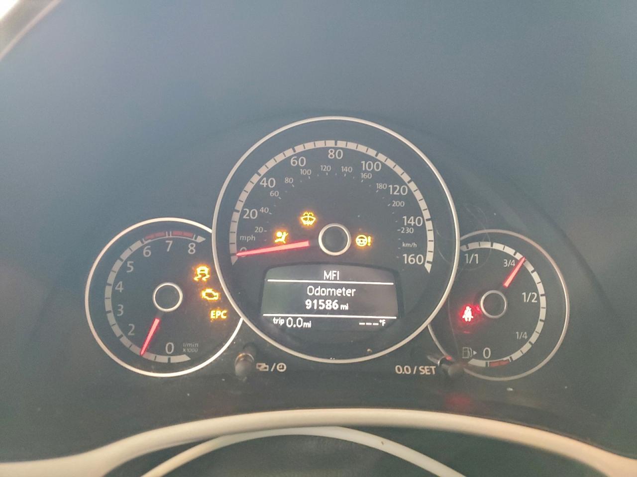 2015 Volkswagen Beetle 1.8T VIN: 3VWJ07AT9FM639793 Lot: 94388395