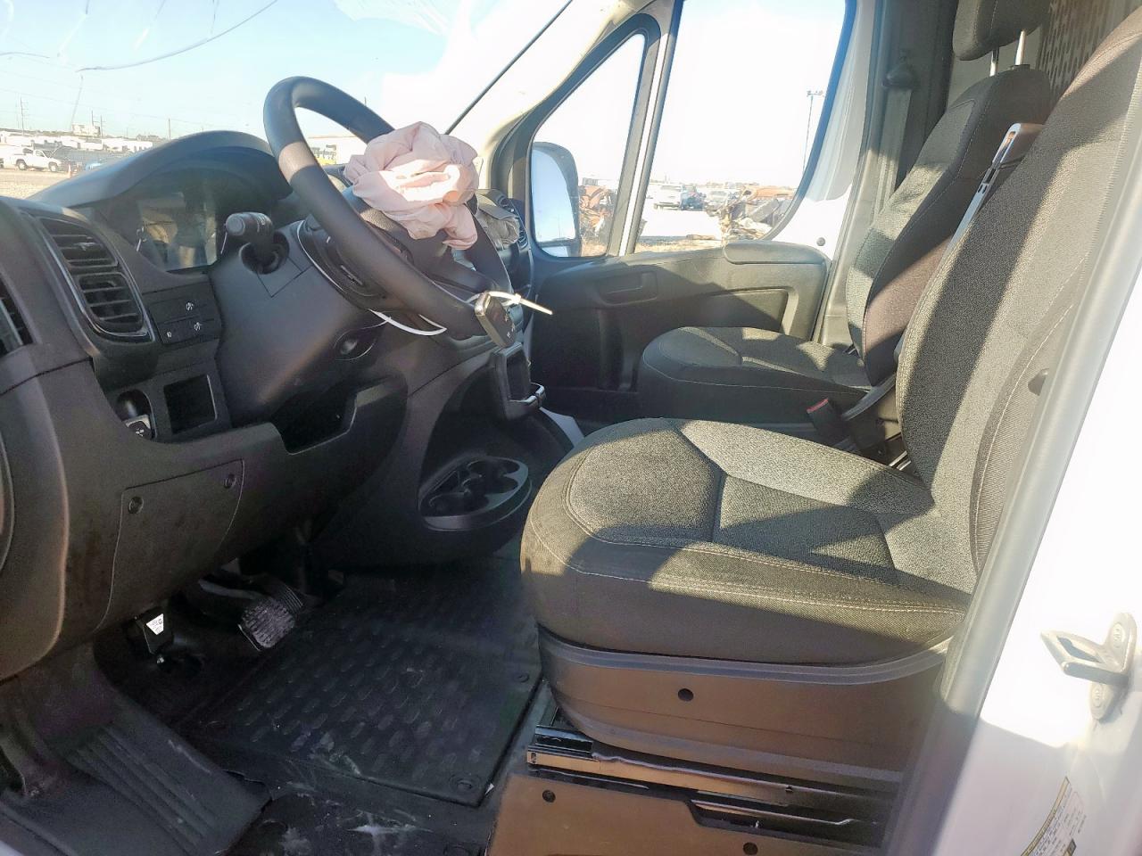 2024 Ram Promaster 2500 2500 High VIN: 3C6LRVDG5RE125515 Lot: 92299415