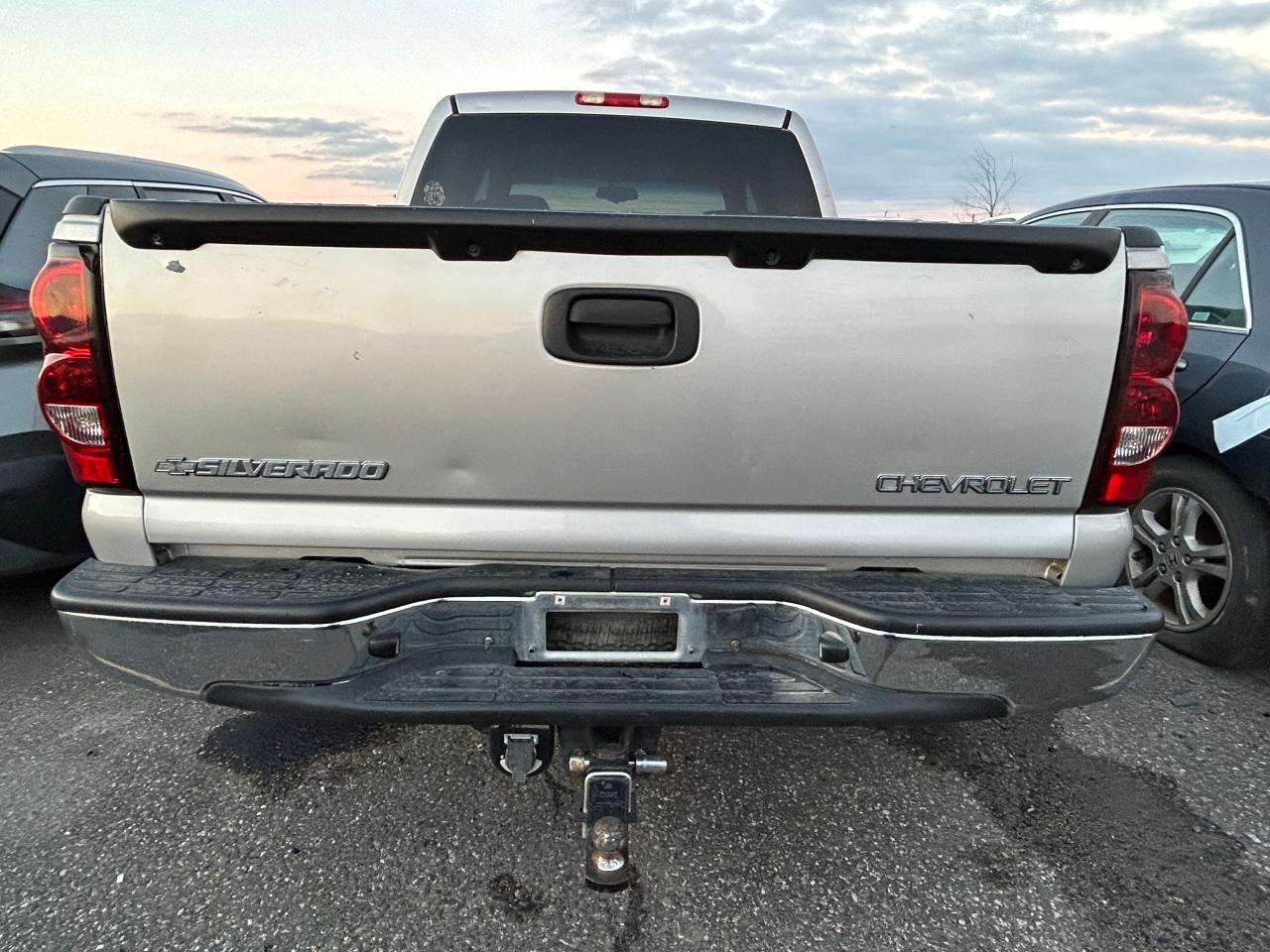 2005 Chevrolet Silverado C1500 VIN: 2GCEC13T851376563 Lot: 90051435