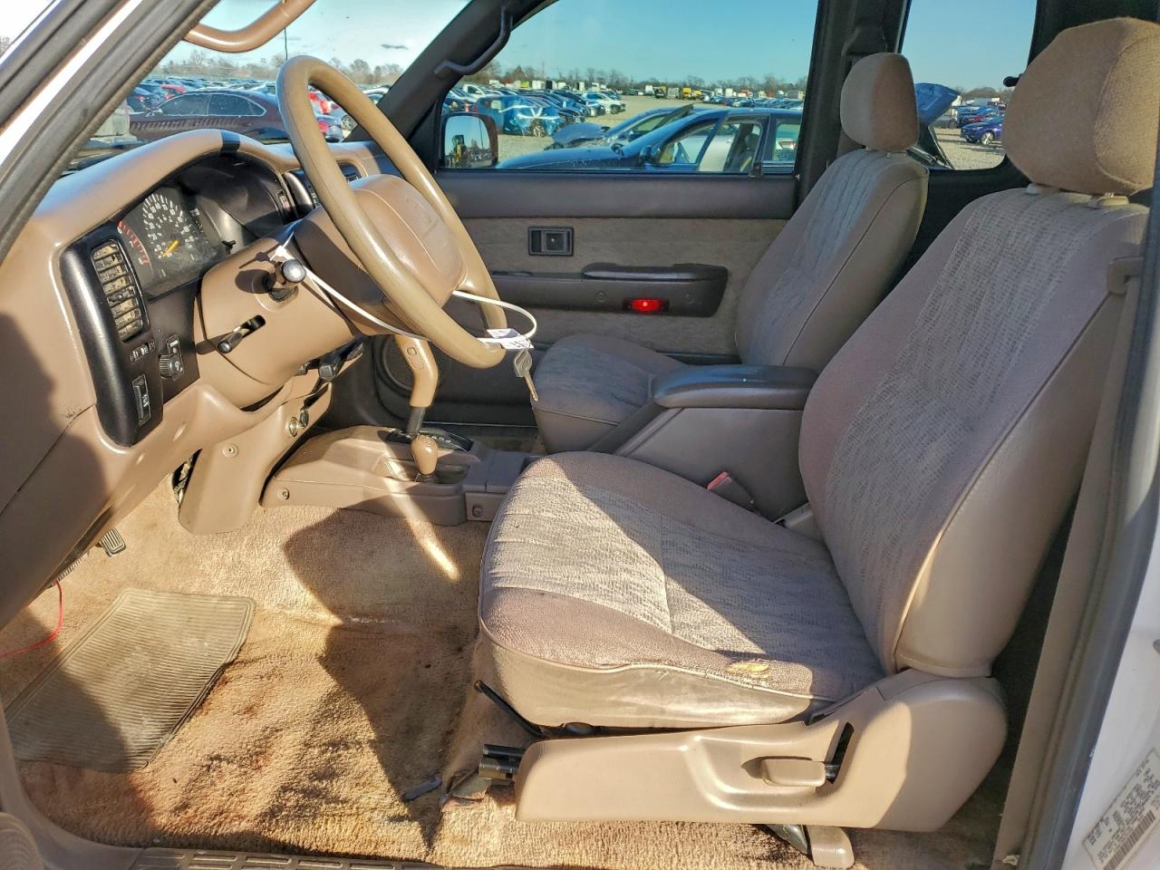 1999 Toyota Tacoma Xtracab VIN: 4TAWN72N0XZ553987 Lot: 93891635