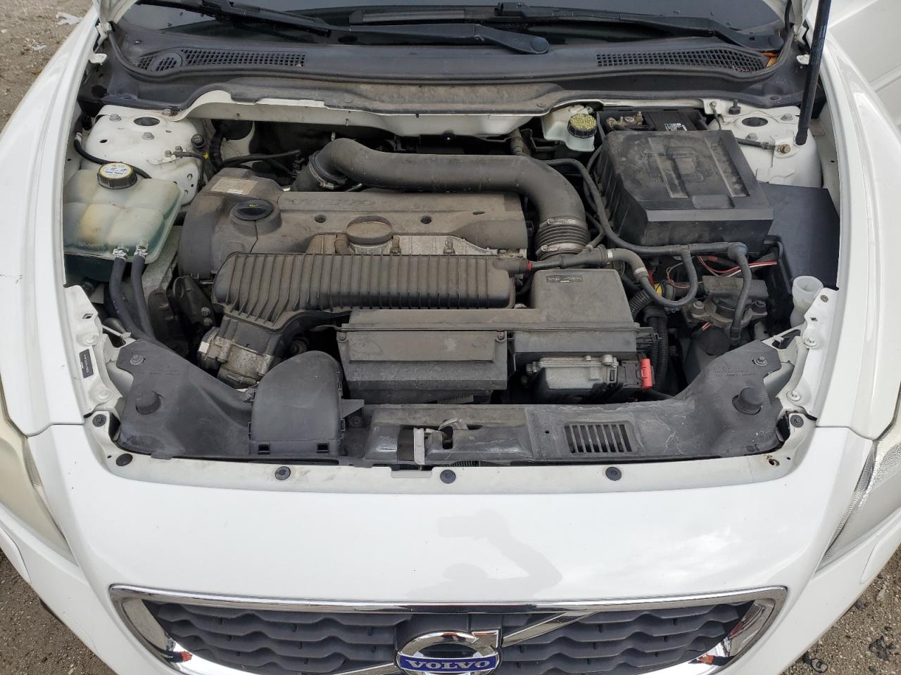 2011 Volvo C70 T5 VIN: YV1672MCXBJ118635 Lot: 90745305